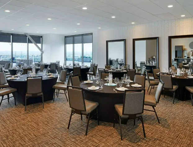 H Hotel Los Angeles, Curio Collection by Hilton hotel detail image 4