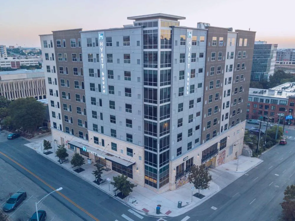 Hyatt House Austin/Downtown hotel hero