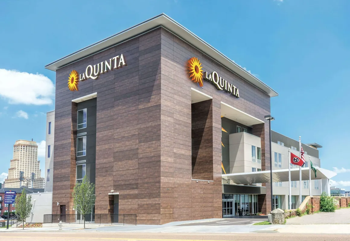 La Quinta Inn & Suites by Wyndham Memphis Downtown hotel hero