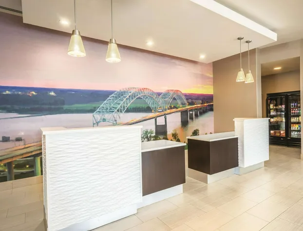 La Quinta Inn & Suites by Wyndham Memphis Downtown hotel detail image 3