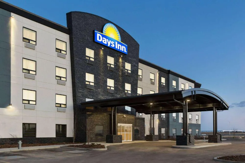 Days Inn by Wyndham Calgary North Balzac hotel hero
