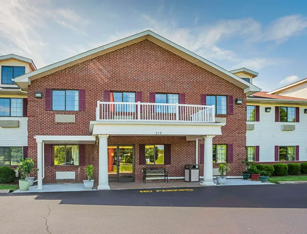 Econo Lodge Inn & Suites hotel detail image 1