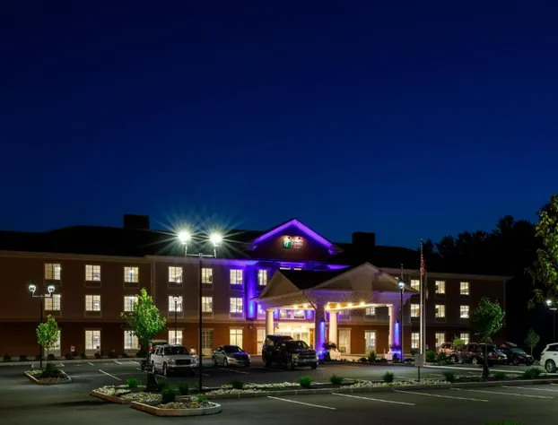 Holiday Inn Express & Suites Sturbridge by IHG hotel detail image 1