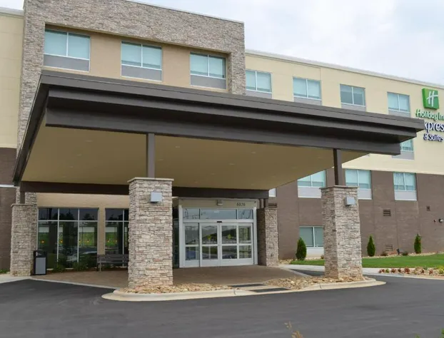 Holiday Inn Express & Suites Charlotte NE - University Area by IHG hotel detail image 4