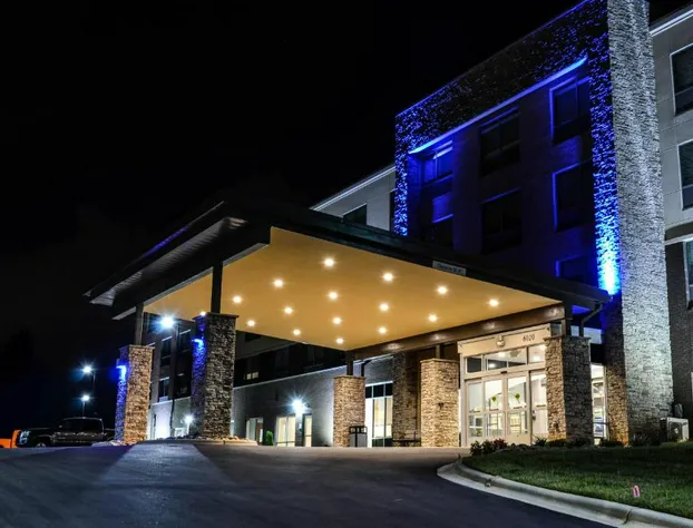 Holiday Inn Express & Suites Charlotte NE - University Area by IHG hotel detail image 1