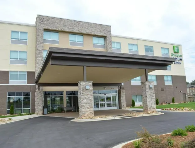 Holiday Inn Express & Suites Charlotte NE - University Area by IHG hotel detail image 2