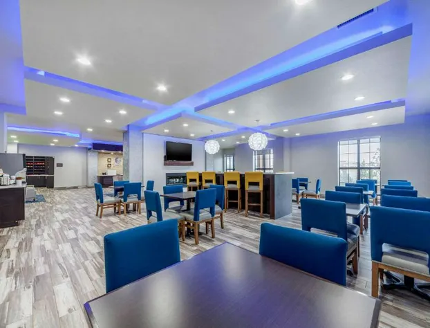 Comfort Inn & Suites Oklahoma City South I-35 hotel detail image 3