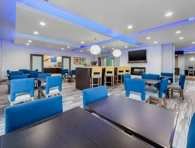 Comfort Inn & Suites Oklahoma City South I-35 hotel detail image 4