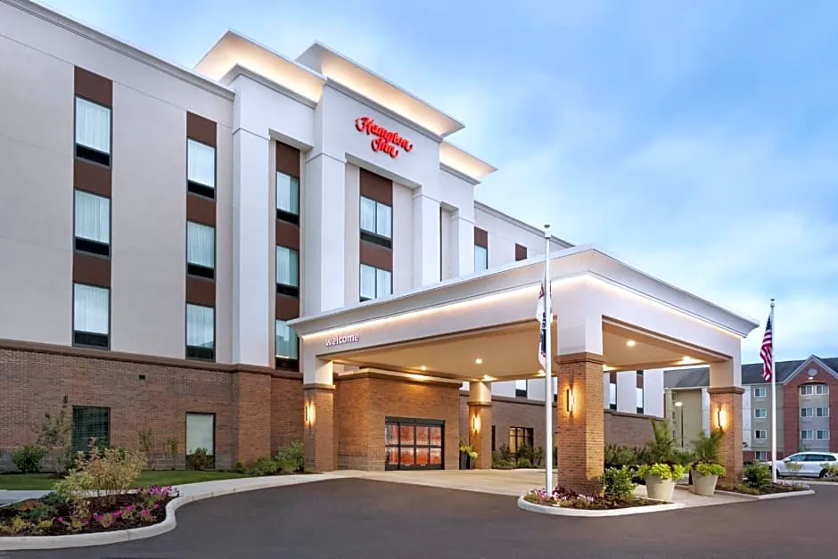 Hampton Inn North Olmsted Cleveland Airport hotel hero