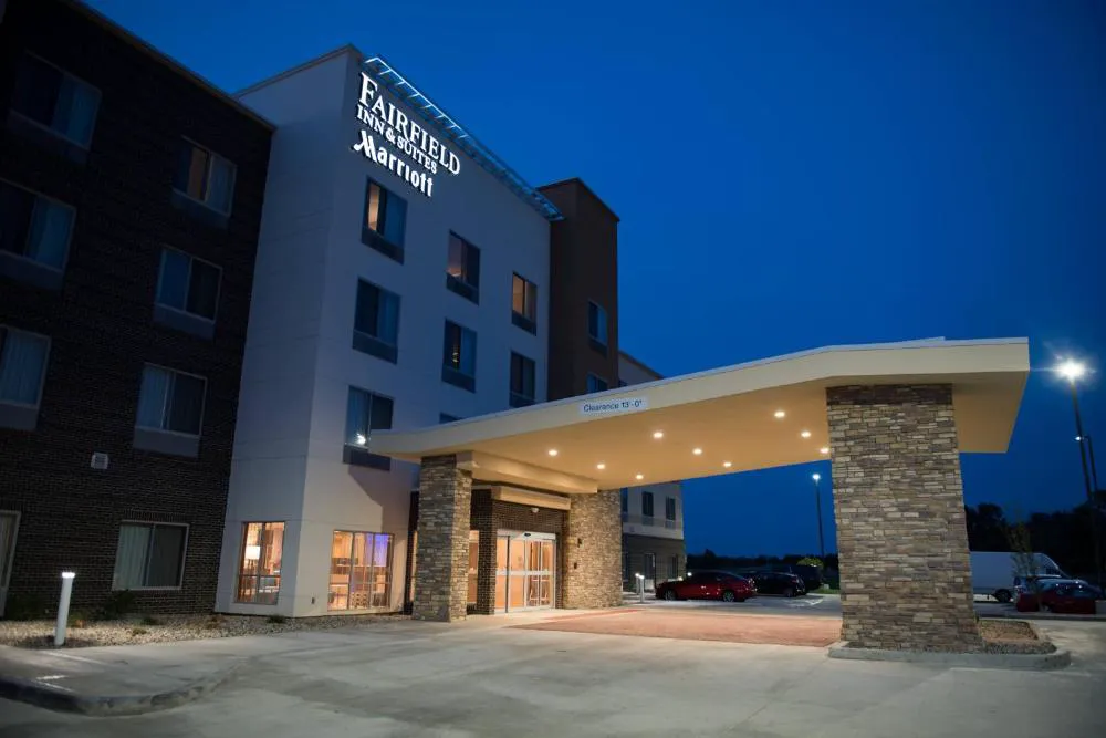 Fairfield Inn & Suites by Marriott Anderson hotel hero