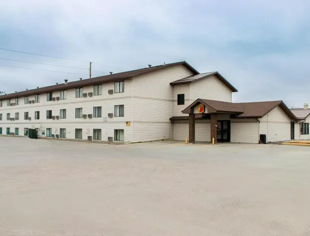 Super 8 by Wyndham Williston ND hotel detail image 1