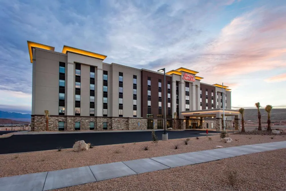 Hampton Inn & Suites St. George, UT hotel hero