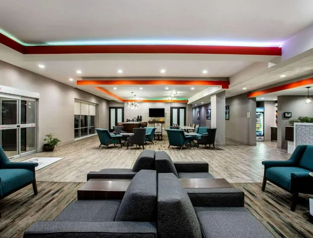 La Quinta Inn & Suites by Wyndham Pittsburg hotel detail image 4