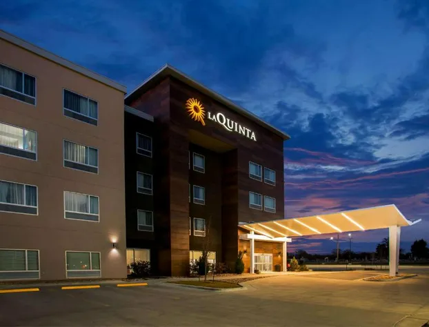 La Quinta Inn & Suites by Wyndham Pittsburg hotel detail image 1