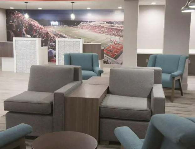 La Quinta Inn & Suites by Wyndham Pittsburg hotel detail image 4