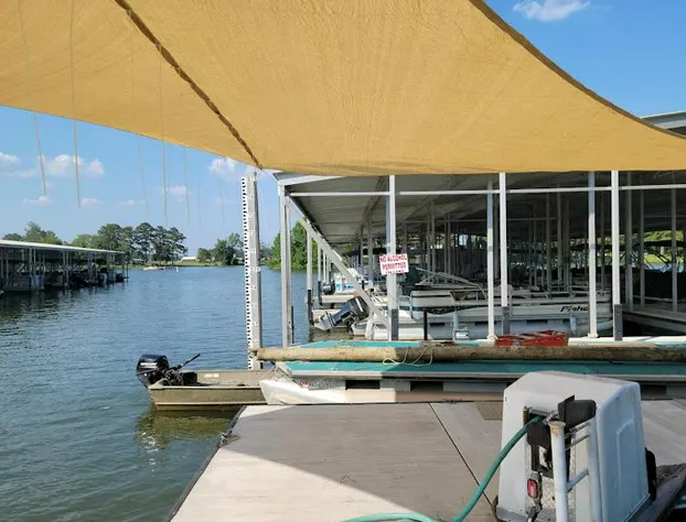 Bay Springs Country Inn & Marina hotel detail image 4