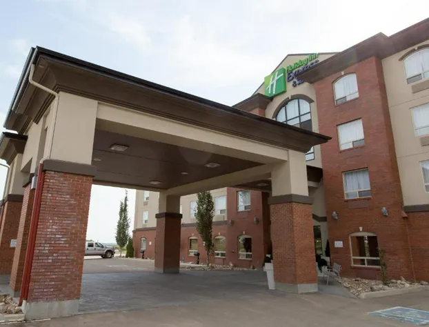 Holiday Inn Express Hotel & Suites Drayton Valley by IHG hotel detail image 3