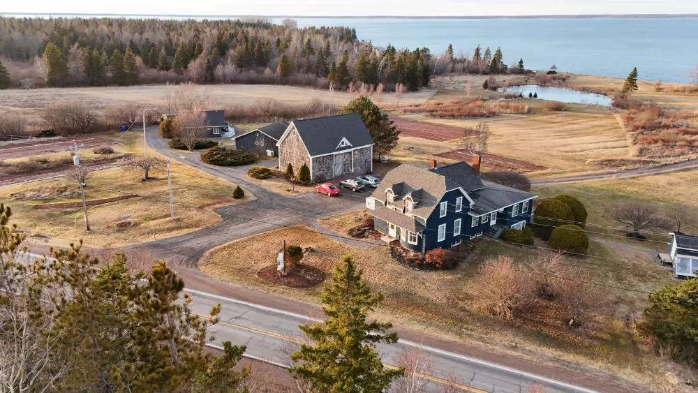 Amherst Shore Country Inn hotel hero