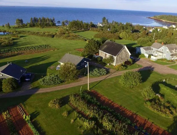 Amherst Shore Country Inn hotel detail image 1