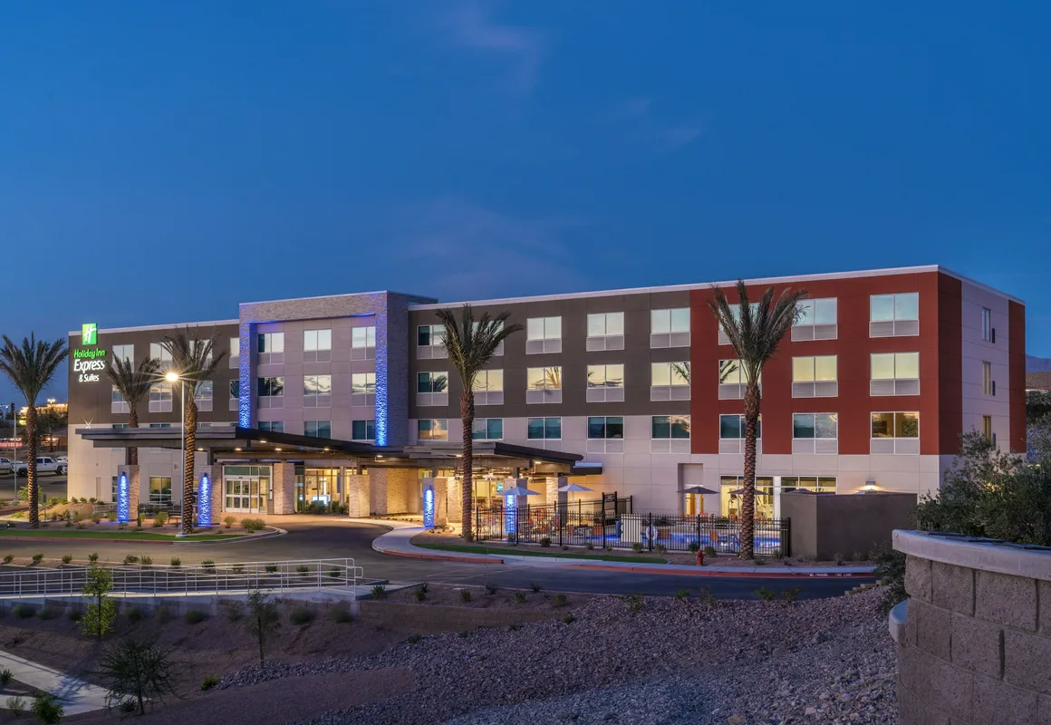 Holiday Inn Express & Suites Lake Havasu - London Bridge by IHG hotel hero