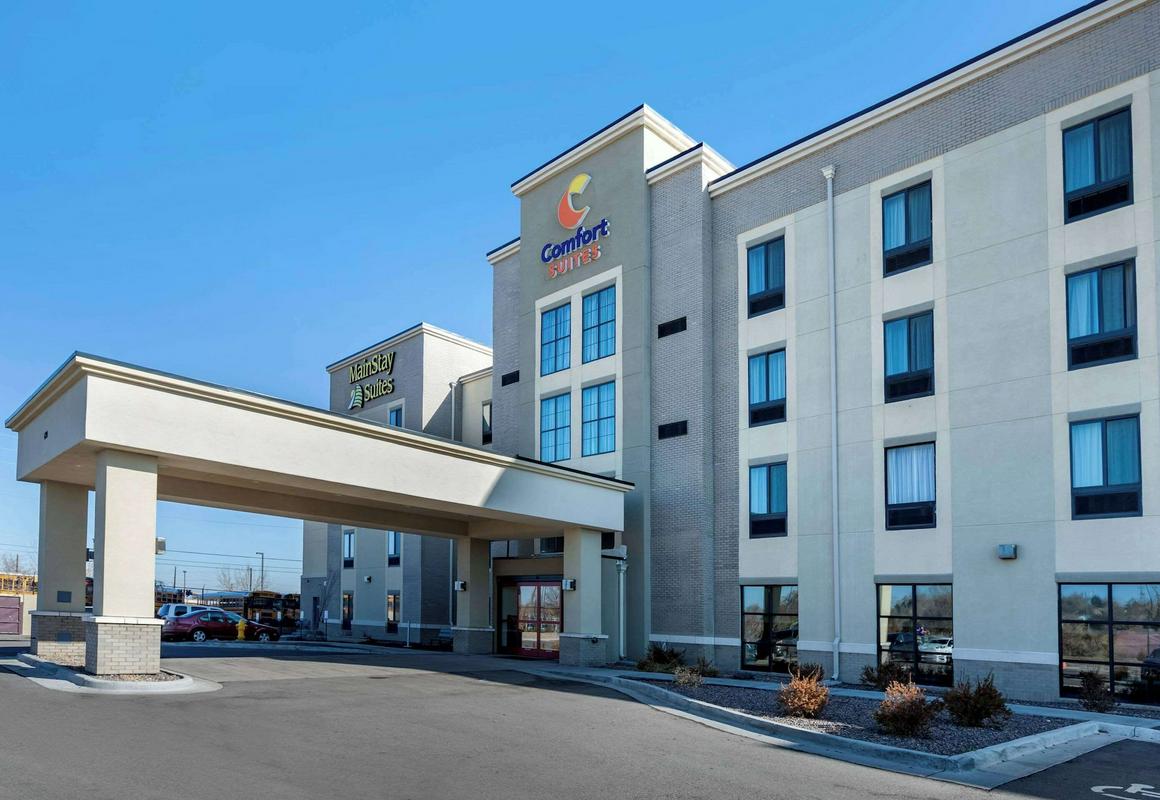 Comfort Suites Near Denver Downtown hotel hero
