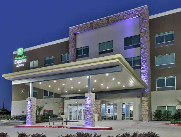 Holiday Inn Express & Suites Houston East - Beltway 8 by IHG hotel detail image 1