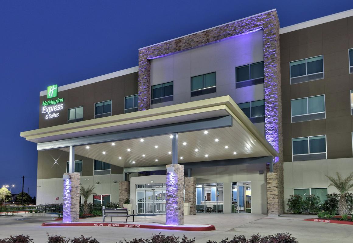 Holiday Inn Express & Suites Houston East - Beltway 8, an IHG Hotel hotel hero