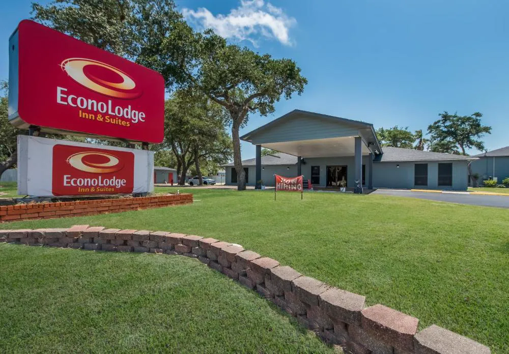 Econo Lodge Inn & Suites Fulton - Rockport hotel hero