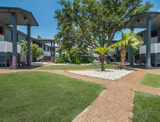 Econo Lodge Inn & Suites Fulton - Rockport hotel detail image 2