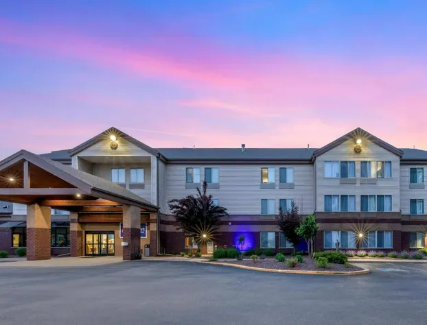 Comfort Inn & Suites New Lisbon hotel detail image 1