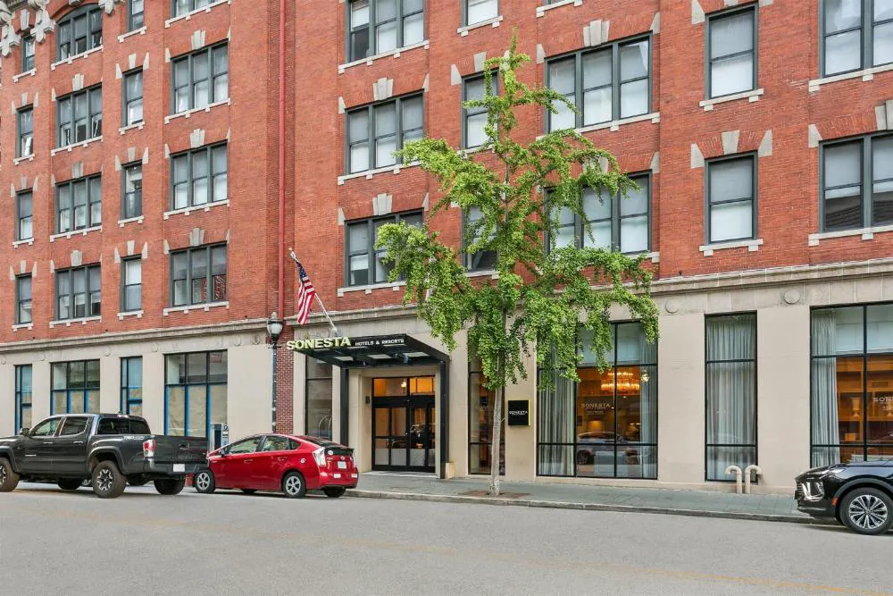 Sonesta Hotel Baltimore Inner Harbor hotel hero