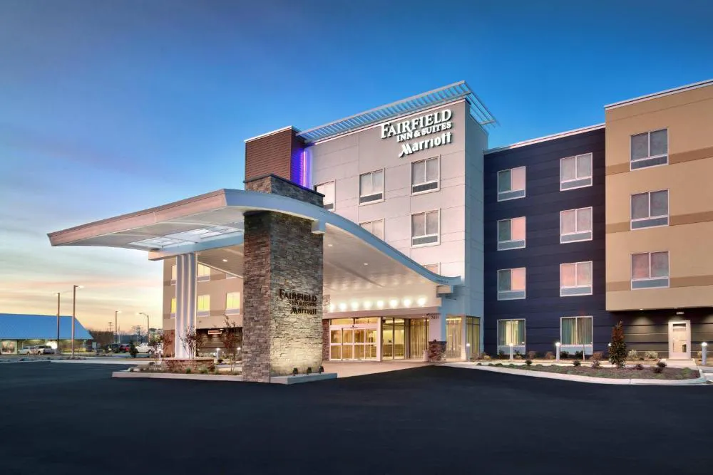 Fairfield Inn & Suites by Marriott Fort Smith hotel hero