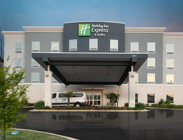Holiday Inn Express & Suites Memphis Arpt Elvis Presley Blv by IHG hotel detail image 1