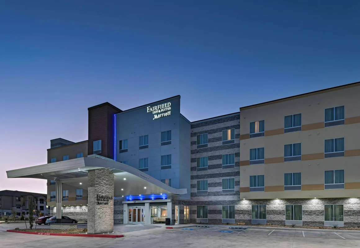 Fairfield Inn & Suites by Marriott Austin Buda hotel hero