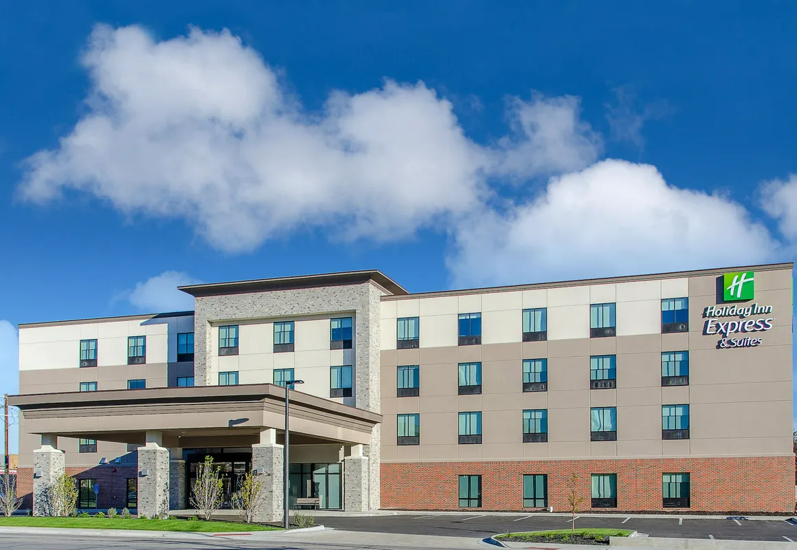 Holiday Inn Express & Suites Atchison by IHG hotel hero
