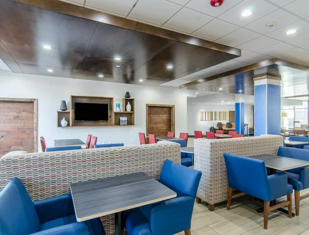Holiday Inn Express & Suites Atchison by IHG hotel detail image 2