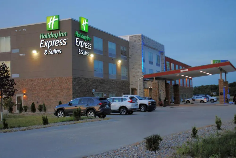 Holiday Inn Express & Suites Columbia City by IHG hotel hero