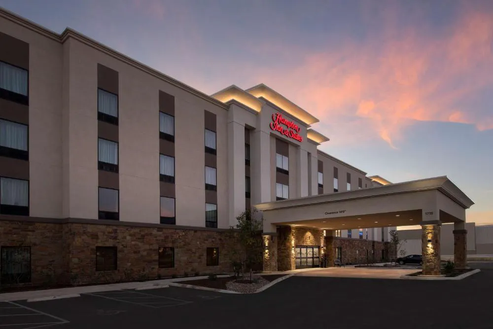 Hampton Inn & Suites San Antonio Lackland AFB SeaWorld hotel hero