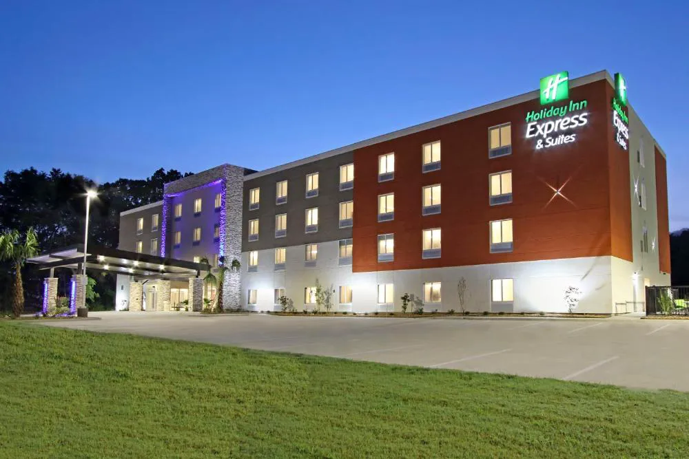 Holiday Inn Express & Suites Columbus North by IHG hotel hero