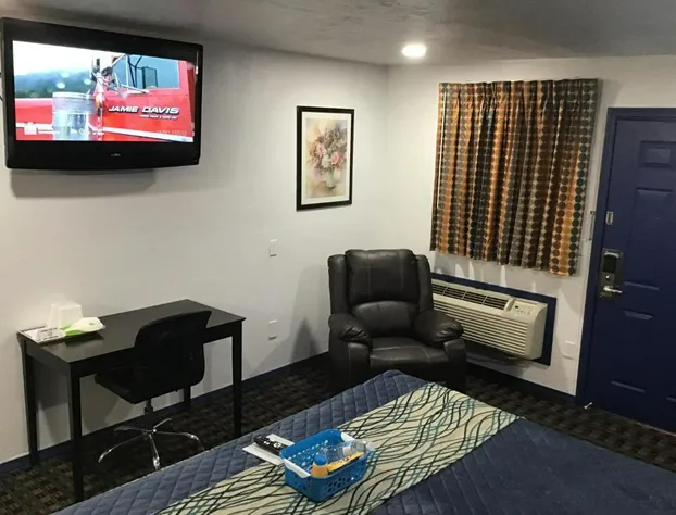 Budget Inn and Suites hotel detail image 1