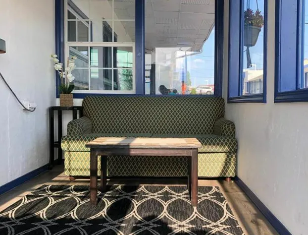 Budget Inn and Suites hotel detail image 3