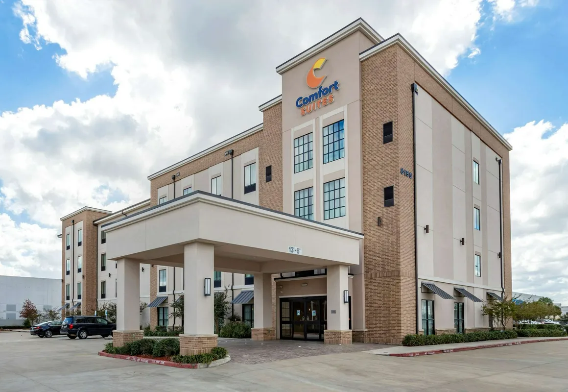 Comfort Suites Near Sam Houston Race Park hotel hero