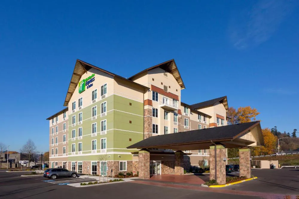 Holiday Inn Express & Suites Seattle South - Tukwila by IHG hotel hero