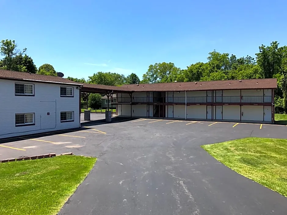 Budget Inn hotel hero