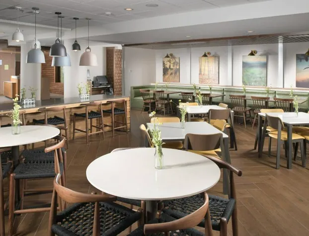 Fairfield Inn & Suites Athens Marriott hotel detail image 3