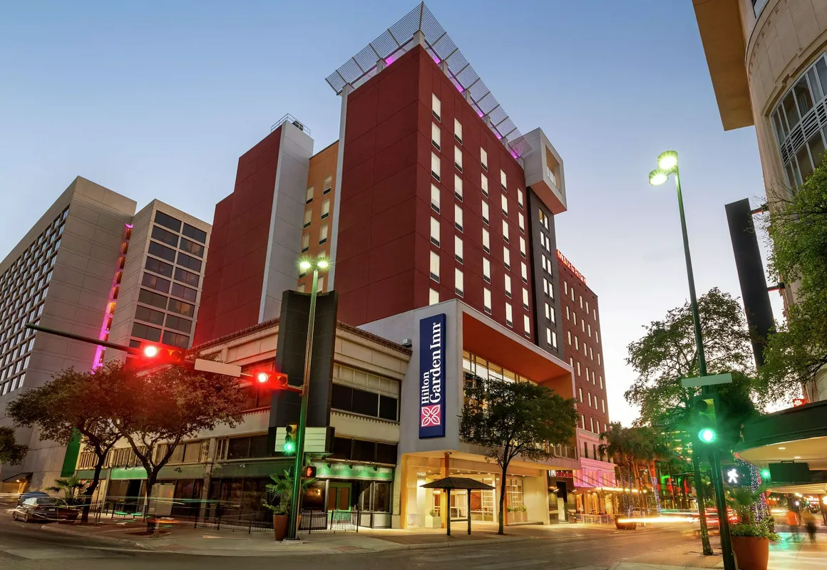 Hilton Garden Inn San Antonio Downtown Riverwalk hotel hero