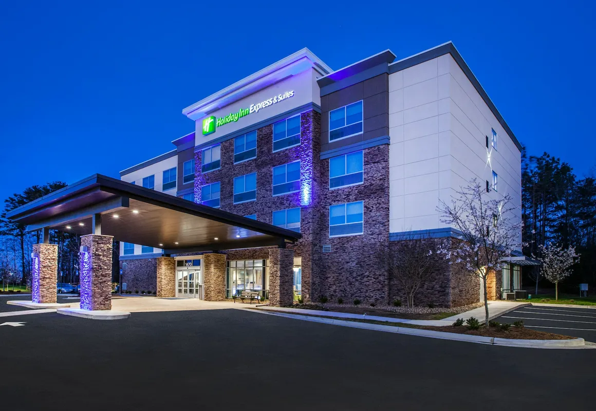 Holiday Inn Express & Suites Atlanta N - Woodstock by IHG hotel hero
