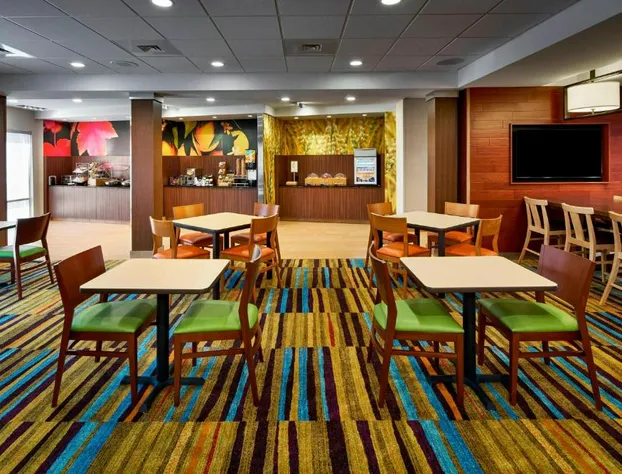 Fairfield Inn & Suites by Marriott Alexandria hotel detail image 3