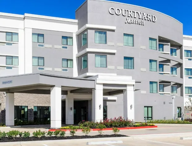 Courtyard by Marriott Lake Jackson hotel detail image 2