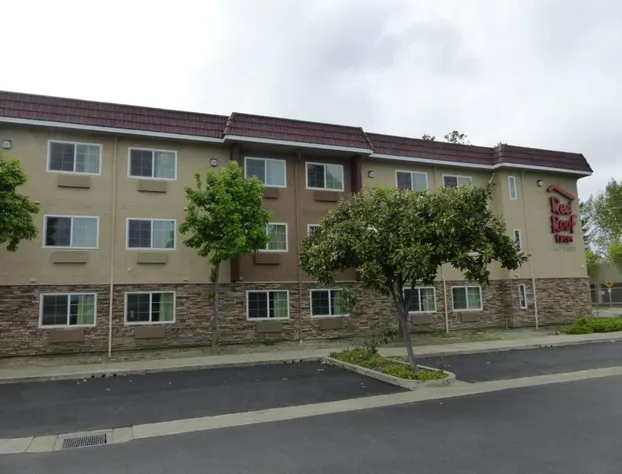 Red Roof Inn Hayward hotel detail image 1